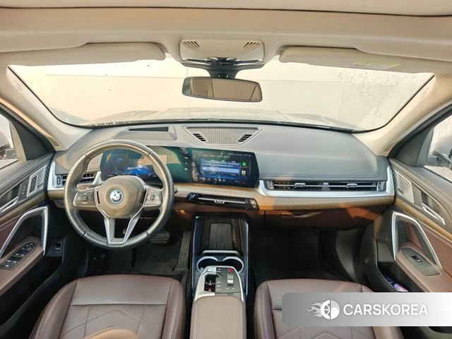 BMW iX1 2023 Серебристо-серый из Китая, фото 4