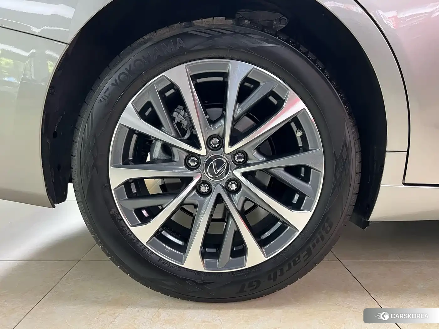Lexus ES 2025 Silver/gray из Китая, фото 4