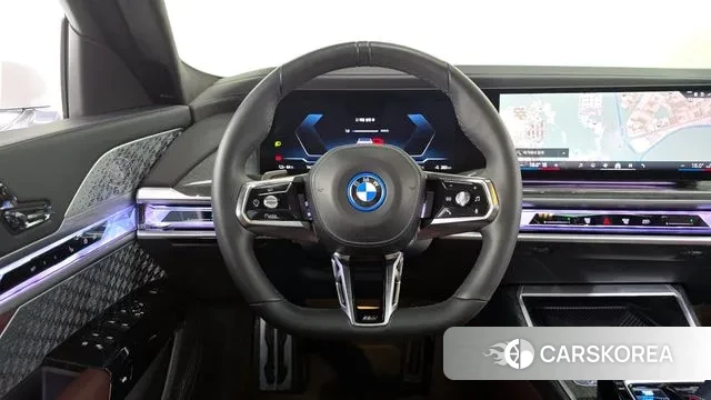 BMW i7 (G70) 2023 Белый из Кореи, фото 4