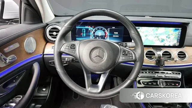 Mercedes-Benz E-Class W213 2018 Серебряный из Кореи, фото 4