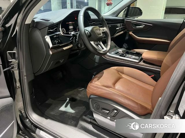 Audi Q7 2022 Черный из Китая, фото 4