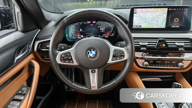 BMW 5 Series (G30) 2021 Черный из Кореи, фото 4