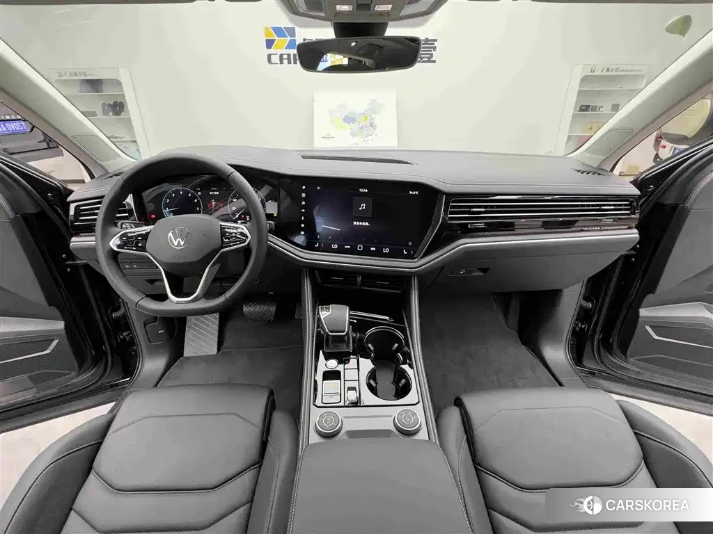Volkswagen Touareg 2026 Черный из Китая, фото 4
