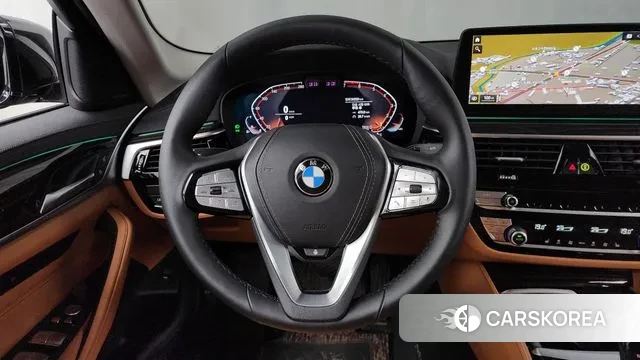 BMW 5 Series (G30) 2022 Черный из Кореи, фото 4