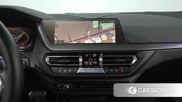 BMW 1 Series (F40) 2024 Черный из Кореи, фото 4