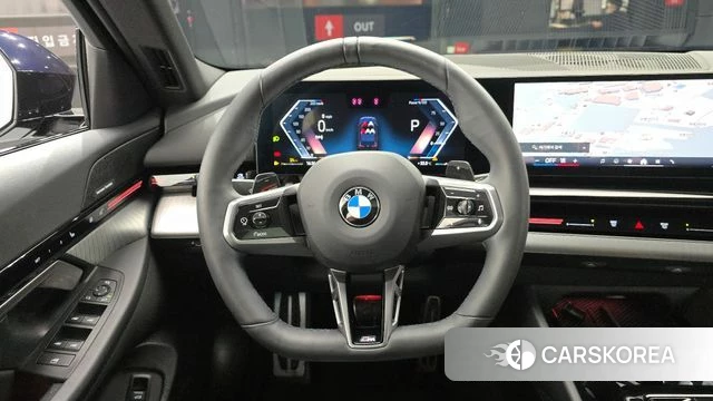 BMW 5 Series (G60) 2024 Черный из Кореи, фото 4