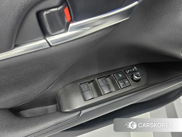 Toyota Camry (XV70) 2023 Серебряный из Кореи, фото 4