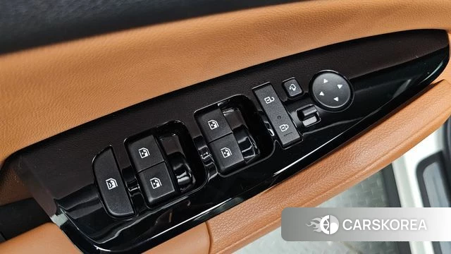 Kia Sportage 5th Generation Hybrid 2023 Белый из Кореи, фото 4