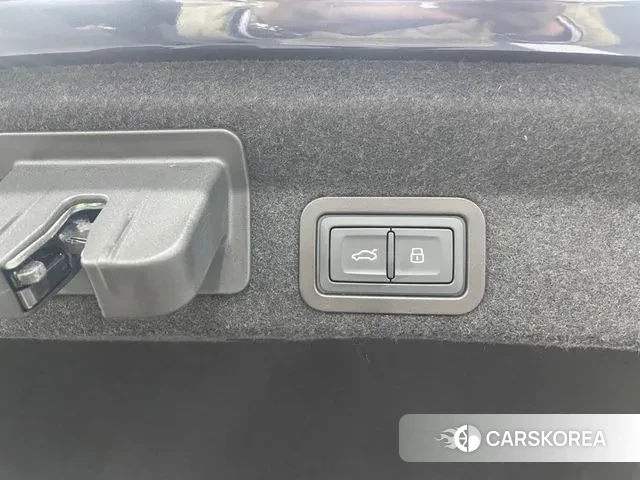 Audi A6 (C8) 2023 Синий из Кореи, фото 4