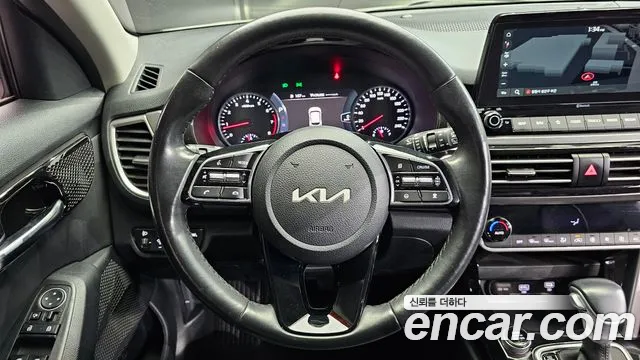 Kia Seltos 2022 Белый из Кореи, фото 4