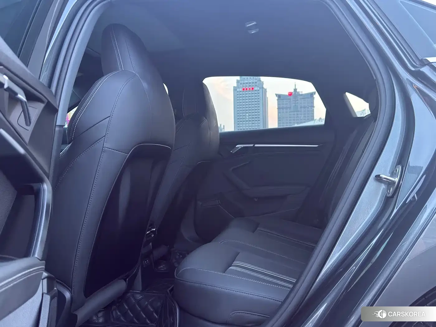 Audi A3 2023 Silver/gray из Китая, фото 4