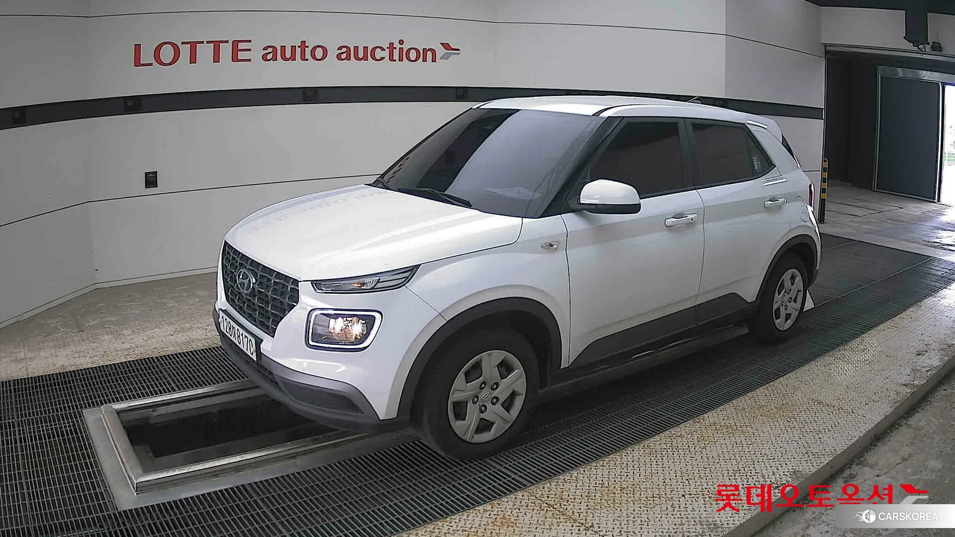 Hyundai Venue 2020 Polar White из Кореи, фото 4