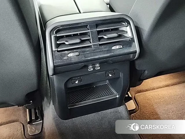 BMW 5 Series (G60) 2024 Белый из Кореи, фото 4