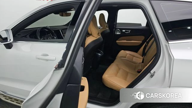 Volvo XC60 second Generation 2022 Белый из Кореи, фото 4