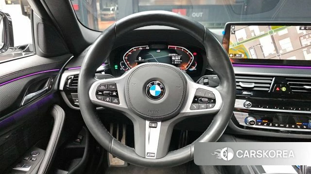 BMW 5 Series (G30) 2023 Белый из Кореи, фото 4