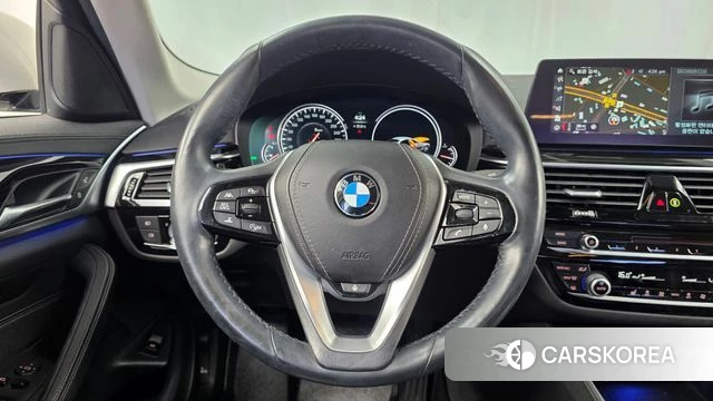 BMW 5 Series (G30) 2018 Белый из Кореи, фото 4