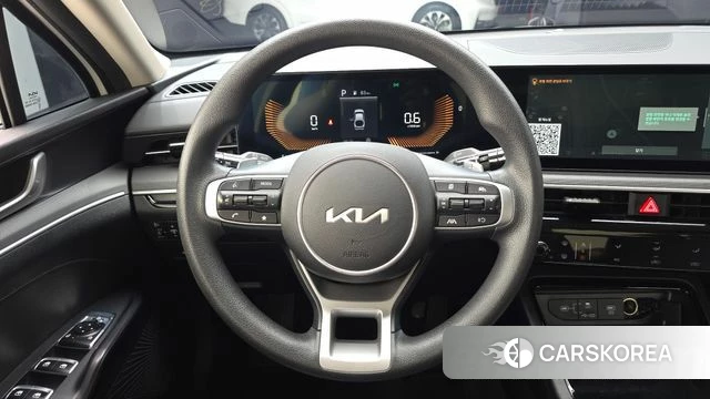 Kia The New K5 3rd generation 2023 Белый из Кореи, фото 4