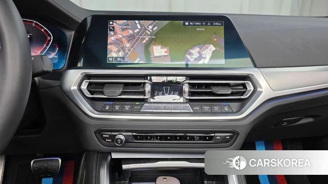 BMW 4 Series (G22) 2022 Темно-зеленый из Кореи, фото 4