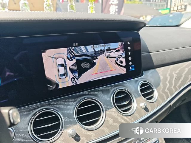 Mercedes-Benz E-class 2023 Серебристо-серый из Китая, фото 4