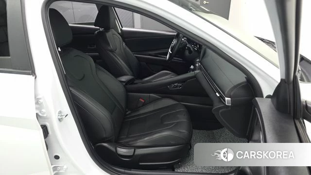 Hyundai Avante Hybrid (CN7) 2022 Белый из Кореи, фото 4