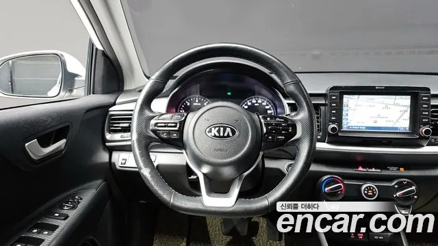Kia Stonic 2018 Белый из Кореи, фото 4