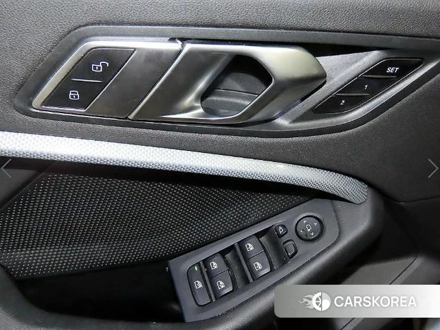 BMW 1 Series (F40) 2020 Черный из Кореи, фото 4