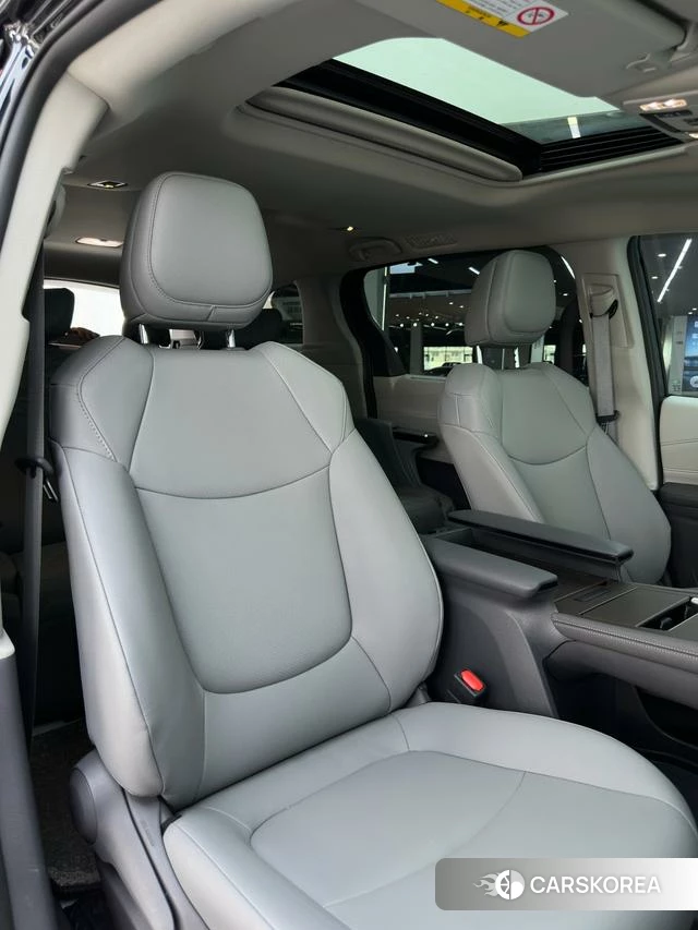Toyota Grevia 2024 Черный из Китая, фото 4