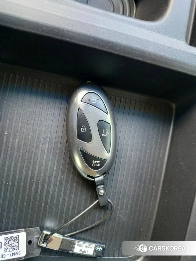 Hyundai Staria 2025 Белый из Кореи, фото 4