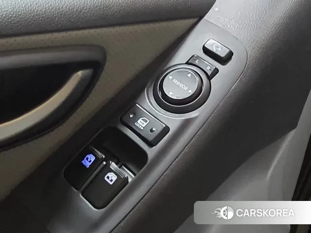 Hyundai The New Grand Starex 2018 Желтый из Кореи, фото 4