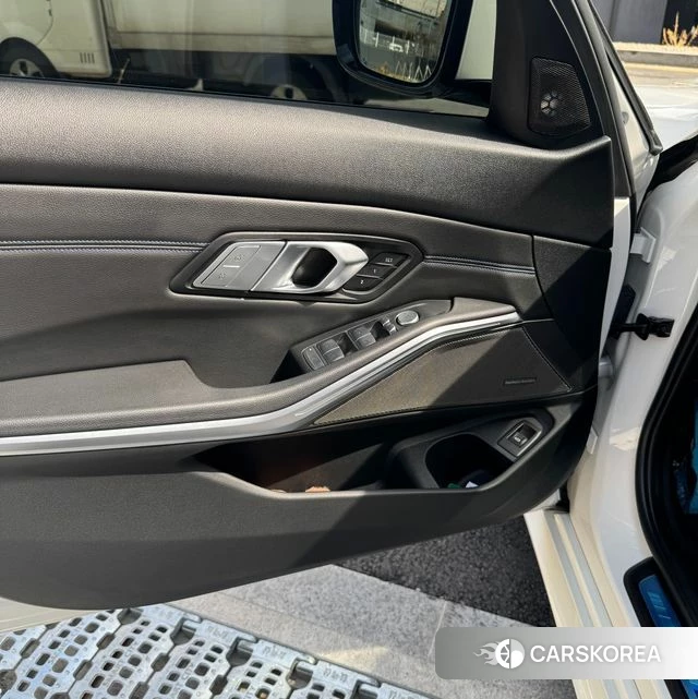 BMW 3 Series (G20) 2021 Белый из Кореи, фото 4