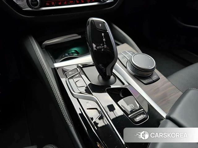 BMW 5 Series (G30) 2023 Серый из Кореи, фото 4