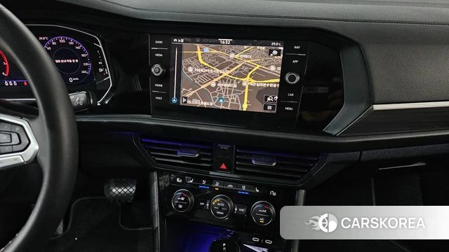 Volkswagen 7th Generation of Jetta 2024 Белый из Кореи, фото 4