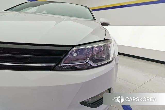 Volkswagen Lingdu 2019 Белый из Китая, фото 4