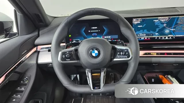 BMW 5 Series (G60) 2025 Черный из Кореи, фото 4