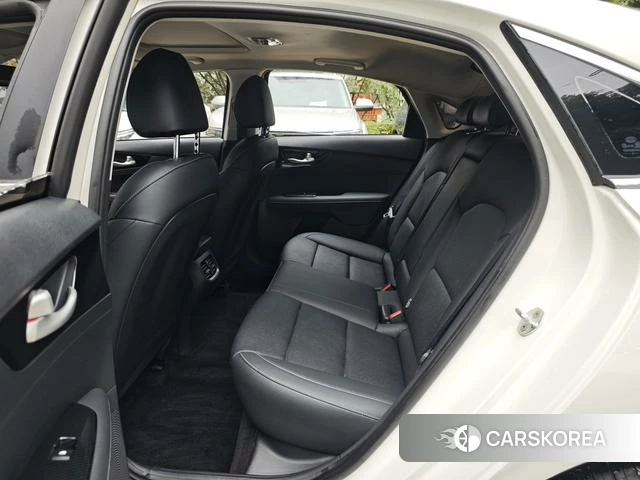 Kia K3 2021 Белый из Китая, фото 4
