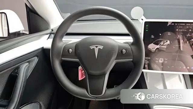 Tesla Model Y 2023 Белый из Кореи, фото 4