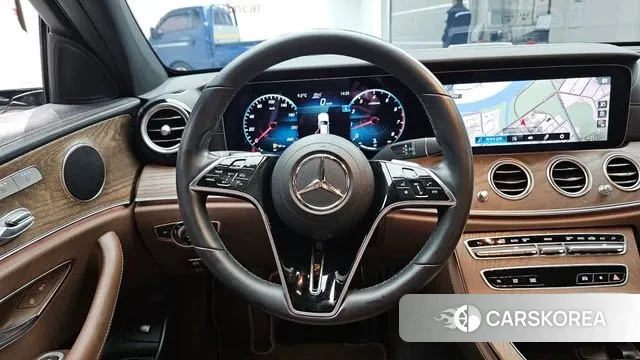 Mercedes-Benz E-Class W213 2022 Белый из Кореи, фото 4