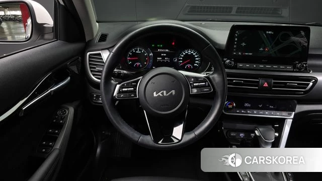 Kia Seltos 2022 Белый из Кореи, фото 4