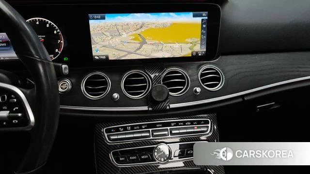 Mercedes-Benz E-Class W213 2018 Черный из Кореи, фото 4