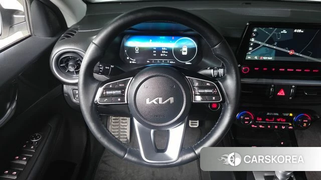 Kia The New K3 2nd generation 2023 Белый из Кореи, фото 4