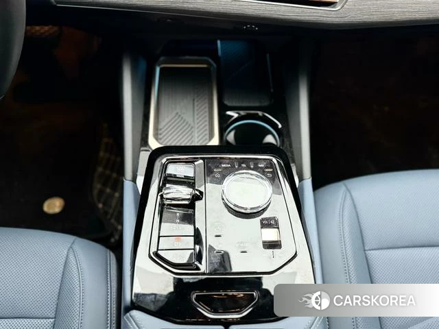 BMW 5 series 2025 Черный из Китая, фото 4