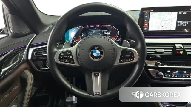 BMW 5 Series (G30) 2022 Белый из Кореи, фото 4