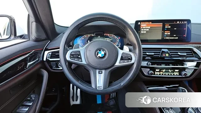 BMW 5 Series (G30) 2022 Белый из Кореи, фото 4