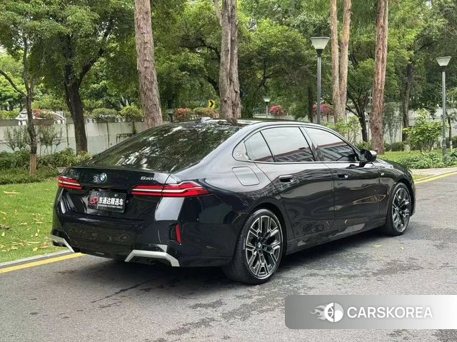 BMW 5 series 2024 Черный из Китая, фото 4