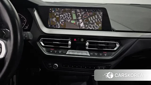 BMW 1 Series (F40) 2022 Серебристо-серый из Кореи, фото 4