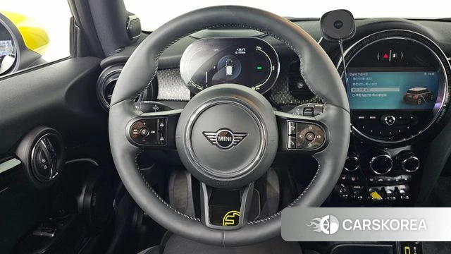 Mini Cooper Electric 2023 Белый из Кореи, фото 4
