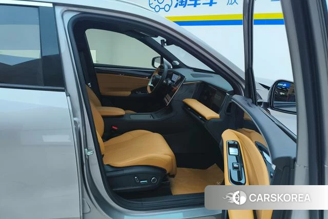 Geely Galaxy Galaxy L7 2024 Темно-серый из Китая, фото 4