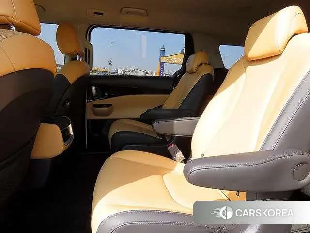 Kia Carnival 4th generation 2023 Жемчужный цвет из Кореи, фото 4