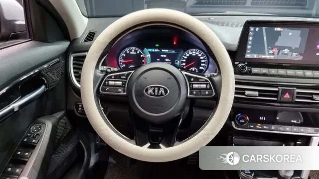 Kia Seltos 2021 Серый из Кореи, фото 4