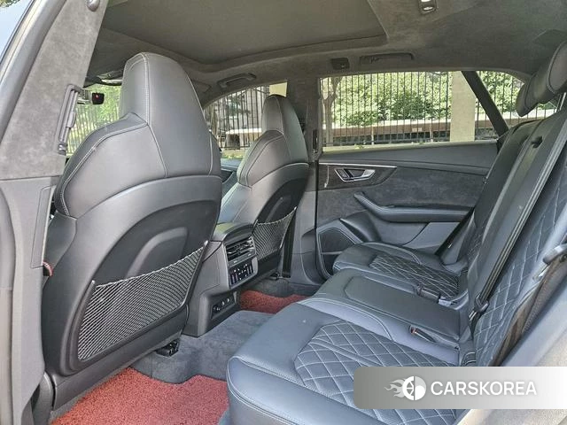 Audi Q8 2023 Черный из Китая, фото 4